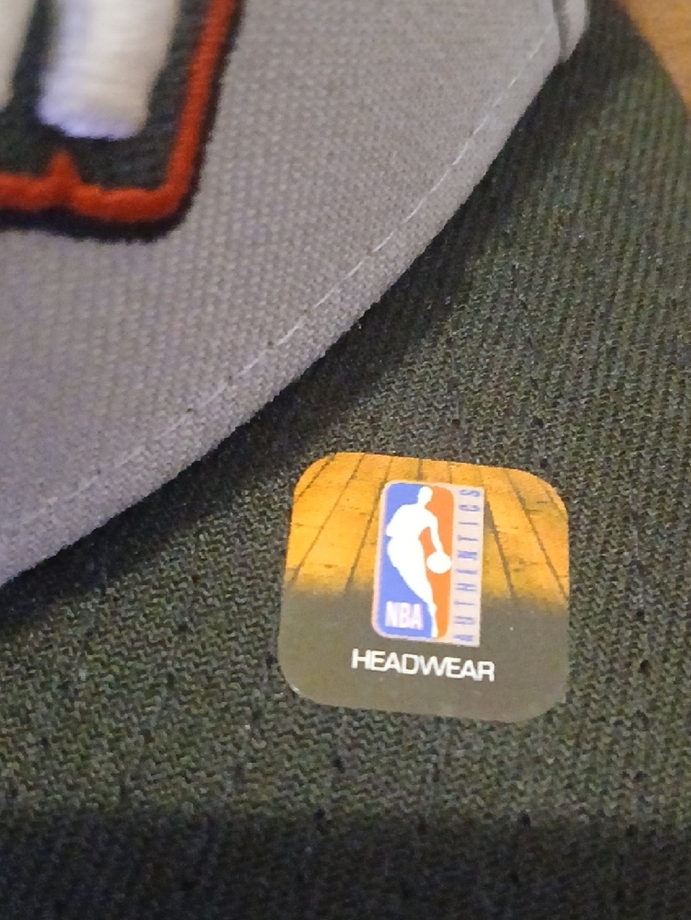 New Era Brooklyn Snapback Hat - Light Gray & Black "City Edition" - Picture 3 of 13